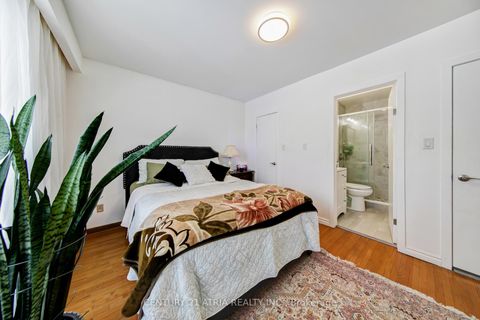 Photo 9 at 43 Aragon Avenue, Sullivan, Toronto