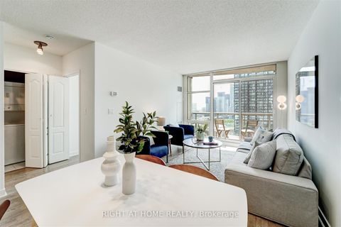 Photo 13 at 2001 - 10 Navy Wharf Court, Waterfront Communities C1, Toronto