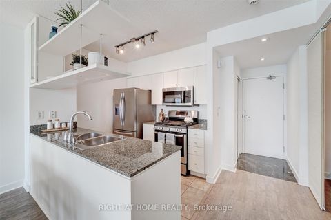 Photo 15 at 2001 - 10 Navy Wharf Court, Waterfront Communities C1, Toronto