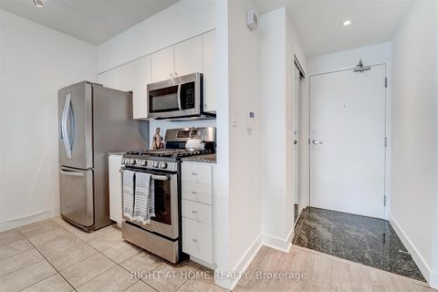 Photo 16 at 2001 - 10 Navy Wharf Court, Waterfront Communities C1, Toronto