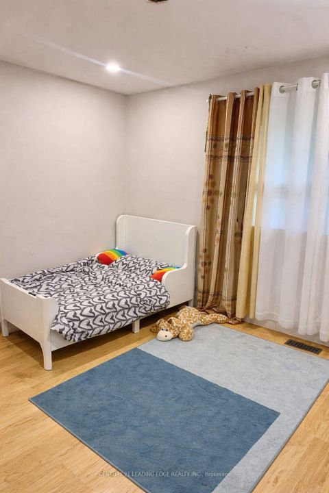 Photo 11 at 91 Lucas Street, Mill Pond, Richmond Hill