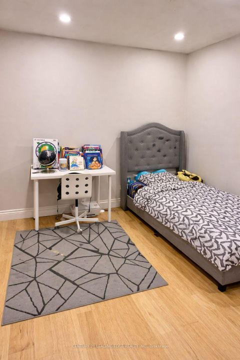 Photo 12 at 91 Lucas Street, Mill Pond, Richmond Hill