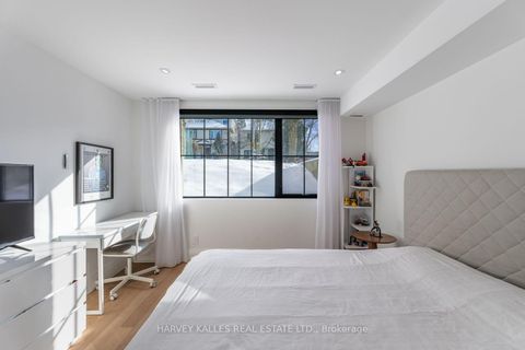 Photo 33 at B - 34 Coulson Avenue, Forest Hill South, Toronto