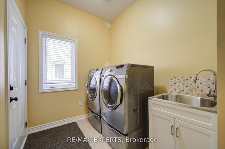 Photo 12 at 277 Chatfield Drive S, Vellore Village, Vaughan