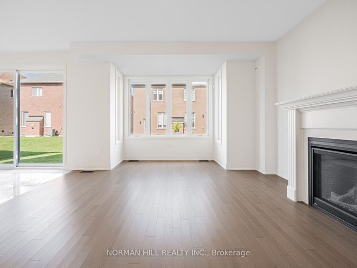 Photo 8 at 7 Lilestone Drive, Credit Valley, Brampton