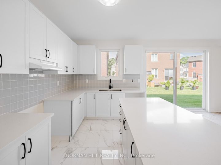 Photo 12 at 7 Lilestone Drive, Credit Valley, Brampton