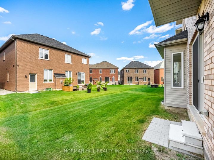 Photo 32 at 7 Lilestone Drive, Credit Valley, Brampton