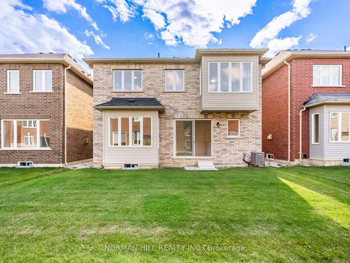 Photo 33 at 7 Lilestone Drive, Credit Valley, Brampton