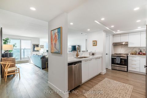 Photo 2 at 2212 - 77 Harbour Square, Waterfront Communities C1, Toronto