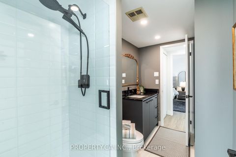 Photo 11 at 2212 - 77 Harbour Square, Waterfront Communities C1, Toronto