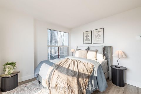 Photo 13 at 2212 - 77 Harbour Square, Waterfront Communities C1, Toronto