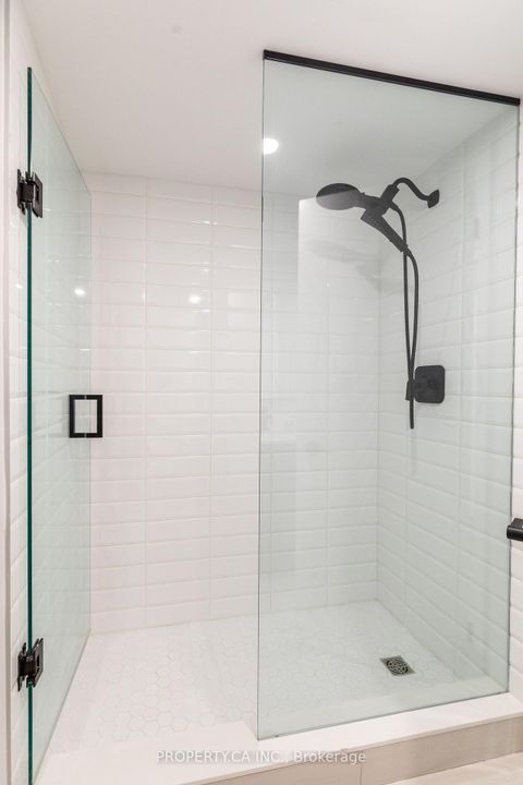 Photo 17 at 2212 - 77 Harbour Square, Waterfront Communities C1, Toronto