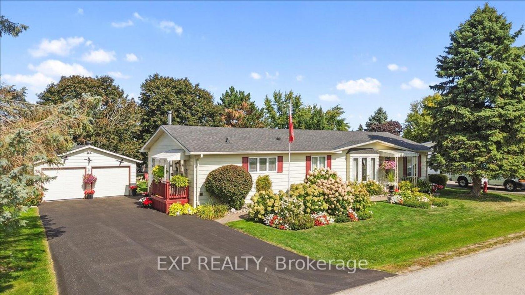 36 Juno Crescent, Sutton & Jackson