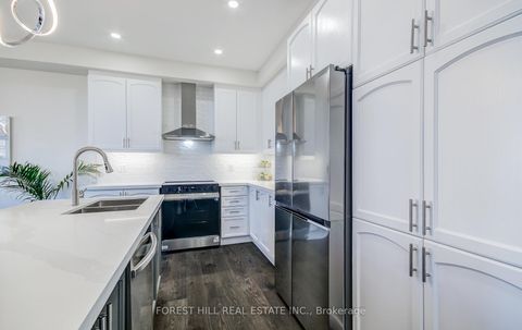 Photo 7 at 2 Bamburg Street, Sutton & Jackson's Point, Georgina