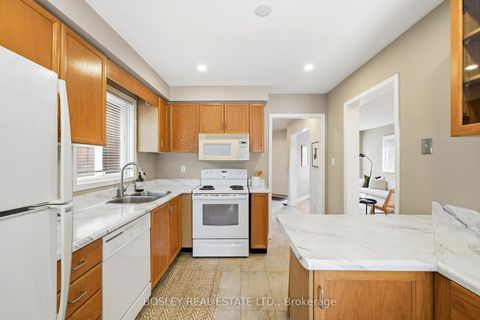 Photo 10 at 41 Dunsmore Crescent, Crosby, Richmond Hill