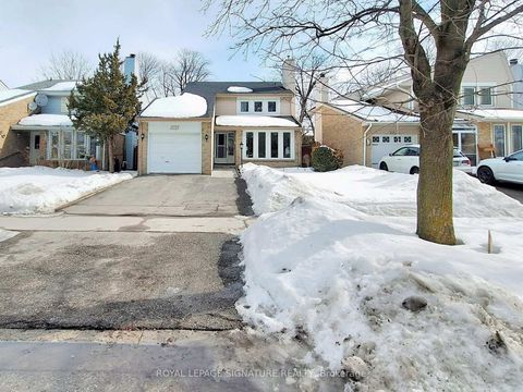 Photo 2 at 243 Huntsmill Boulevard, Steeles, Toronto