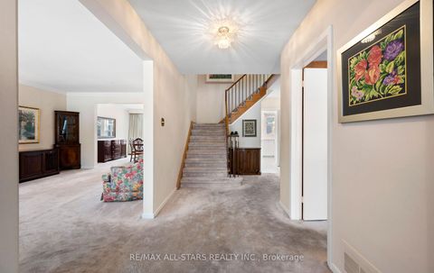 Photo 3 at 28 Montressor Drive, Windfields, Toronto