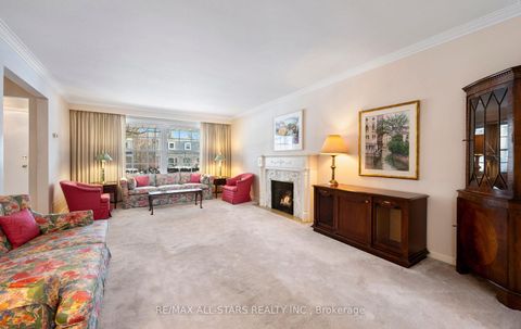 Photo 4 at 28 Montressor Drive, Windfields, Toronto