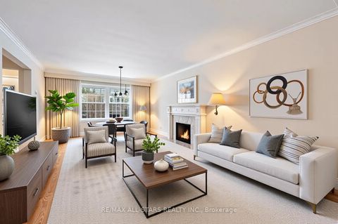 Photo 5 at 28 Montressor Drive, Windfields, Toronto