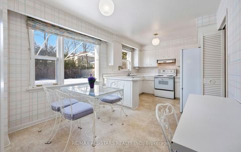 Photo 10 at 28 Montressor Drive, Windfields, Toronto