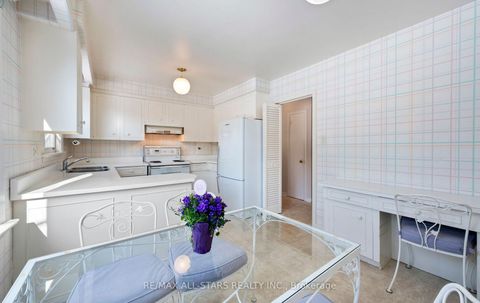 Photo 12 at 28 Montressor Drive, Windfields, Toronto