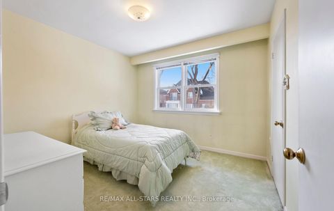 Photo 25 at 28 Montressor Drive, Windfields, Toronto