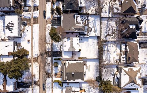 Photo 41 at 28 Montressor Drive, Windfields, Toronto