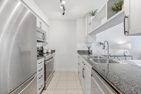 Photo 5 at 708 - 397 Front Street W, Waterfront Communities C1, Toronto