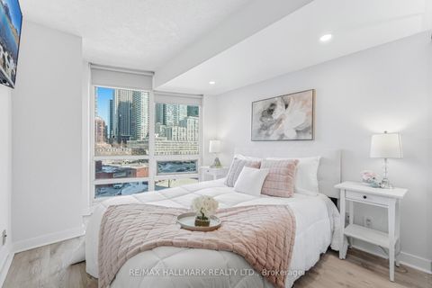 Photo 6 at 708 - 397 Front Street W, Waterfront Communities C1, Toronto