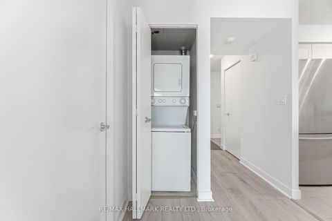 Photo 10 at 708 - 397 Front Street W, Waterfront Communities C1, Toronto