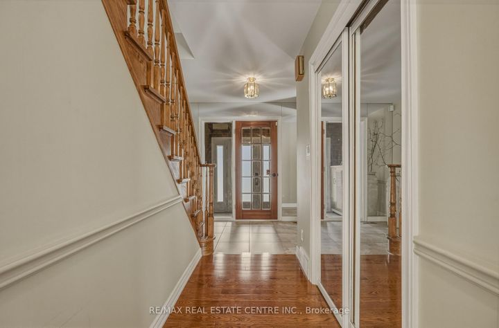 Photo 11 at 6 Iris Court, Carlisle, Hamilton