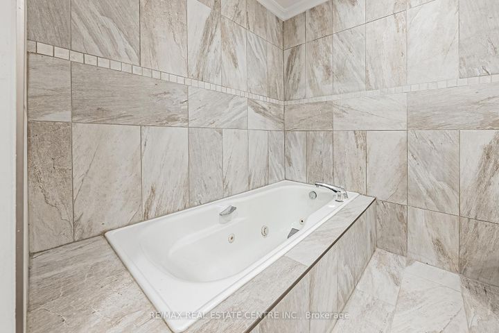 Photo 35 at 6 Iris Court, Carlisle, Hamilton