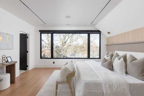 Photo 31 at 7 Bentley Drive, Queensway, Toronto