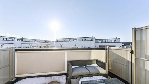 Photo 11 at 19 Thomas Mulholland Drive, CFB, Toronto