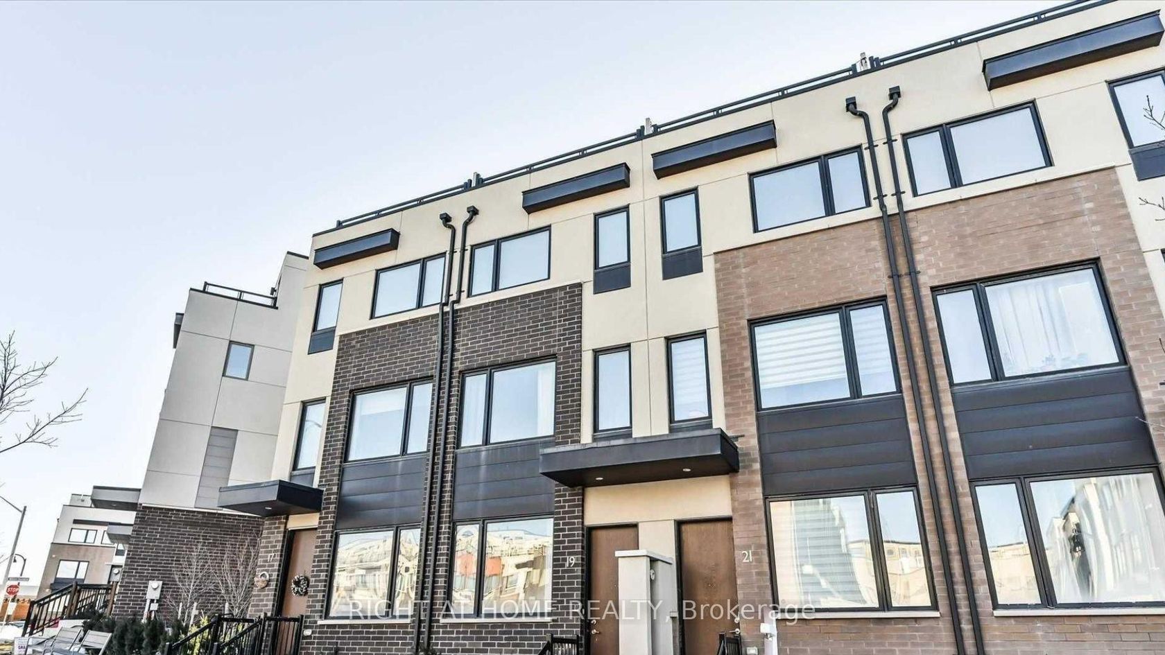 19 Thomas Mulholland Drive, CFB, Toronto 