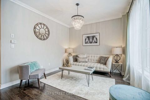 Photo 3 at 24 Plantain Lane, Oak Ridges Lake Wilcox, Richmond Hill