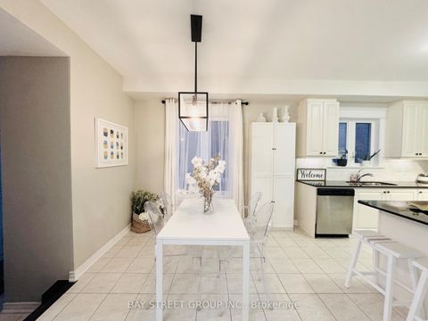 Photo 11 at 24 Plantain Lane, Oak Ridges Lake Wilcox, Richmond Hill