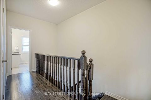 Photo 18 at 24 Plantain Lane, Oak Ridges Lake Wilcox, Richmond Hill