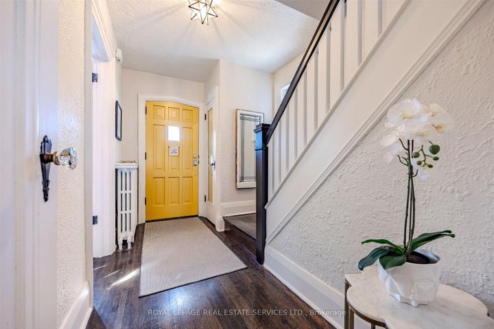 Photo 2 at 81 Armadale Avenue, Swansea, Toronto