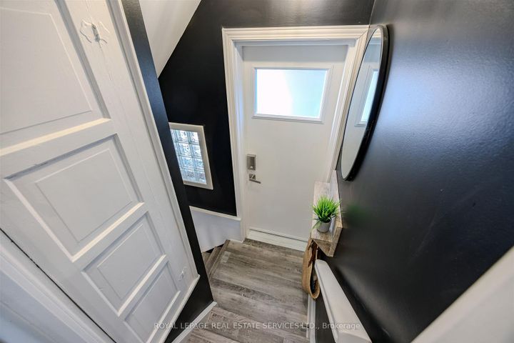 Photo 22 at 81 Armadale Avenue, Swansea, Toronto