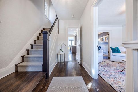 Photo 1 at 81 Armadale Avenue, Swansea, Toronto