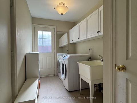 Photo 10 at 492 Traviss Drive, Leslie Valley, Newmarket