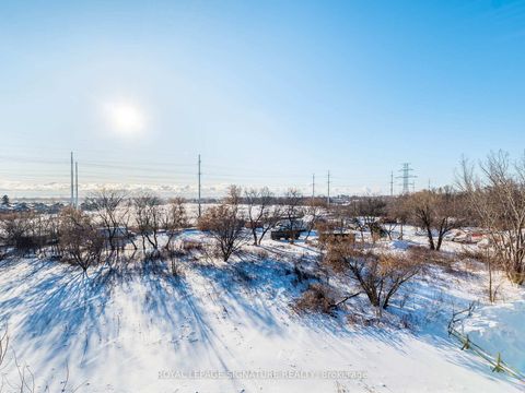 Photo 32 at 350 - 500 Kingbird Grove, Rouge E11, Toronto