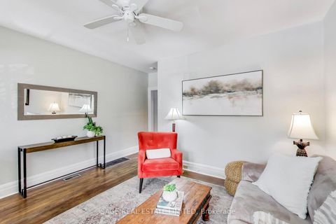 Photo 4 at 28 Aldwych Avenue, East York, Toronto