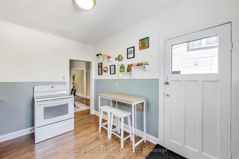 Photo 9 at 28 Aldwych Avenue, East York, Toronto