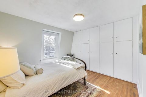 Photo 11 at 28 Aldwych Avenue, East York, Toronto