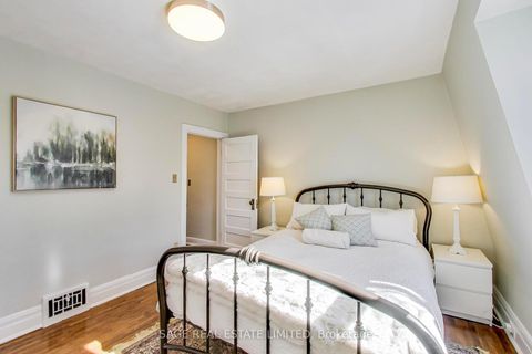 Photo 13 at 28 Aldwych Avenue, East York, Toronto