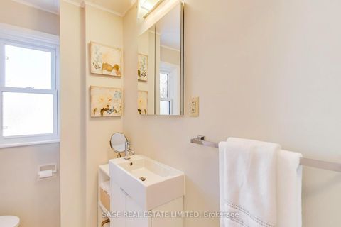 Photo 17 at 28 Aldwych Avenue, East York, Toronto