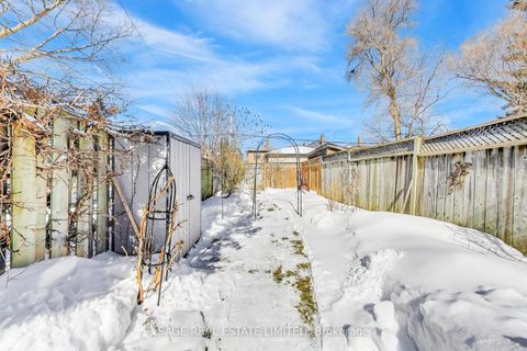 Photo 26 at 28 Aldwych Avenue, East York, Toronto