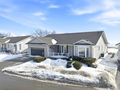 Photo 2 at 3 Birch Tree Lane, Bowmanville, Clarington